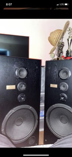 Pioneer speakers negotiable