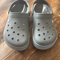 Gray Crocs Men’s 7 / Women’s 9