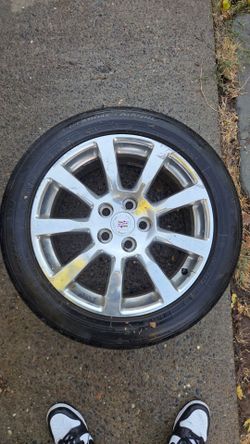 Cadillac tire P235/50R18