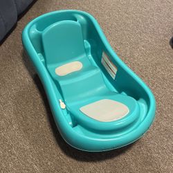 The first years Bath Tub 
