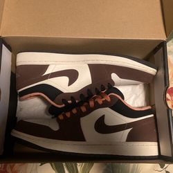 Jordan 1 Low Mochas  Size 9.5
