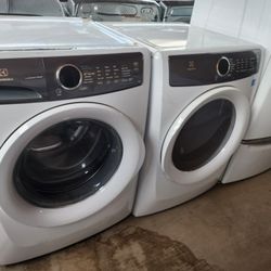 Electrolux steam washers and dryer electric 