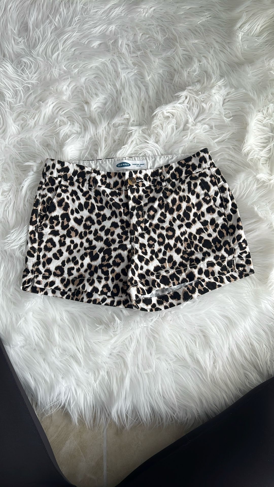 Old Navy Everyday Short Mid Rise