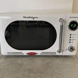 Nostalgia Microwave retro