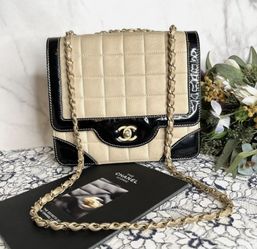 CHANEL Chocolate Bar Matelasse Shoulder Bag Enamel 241119N