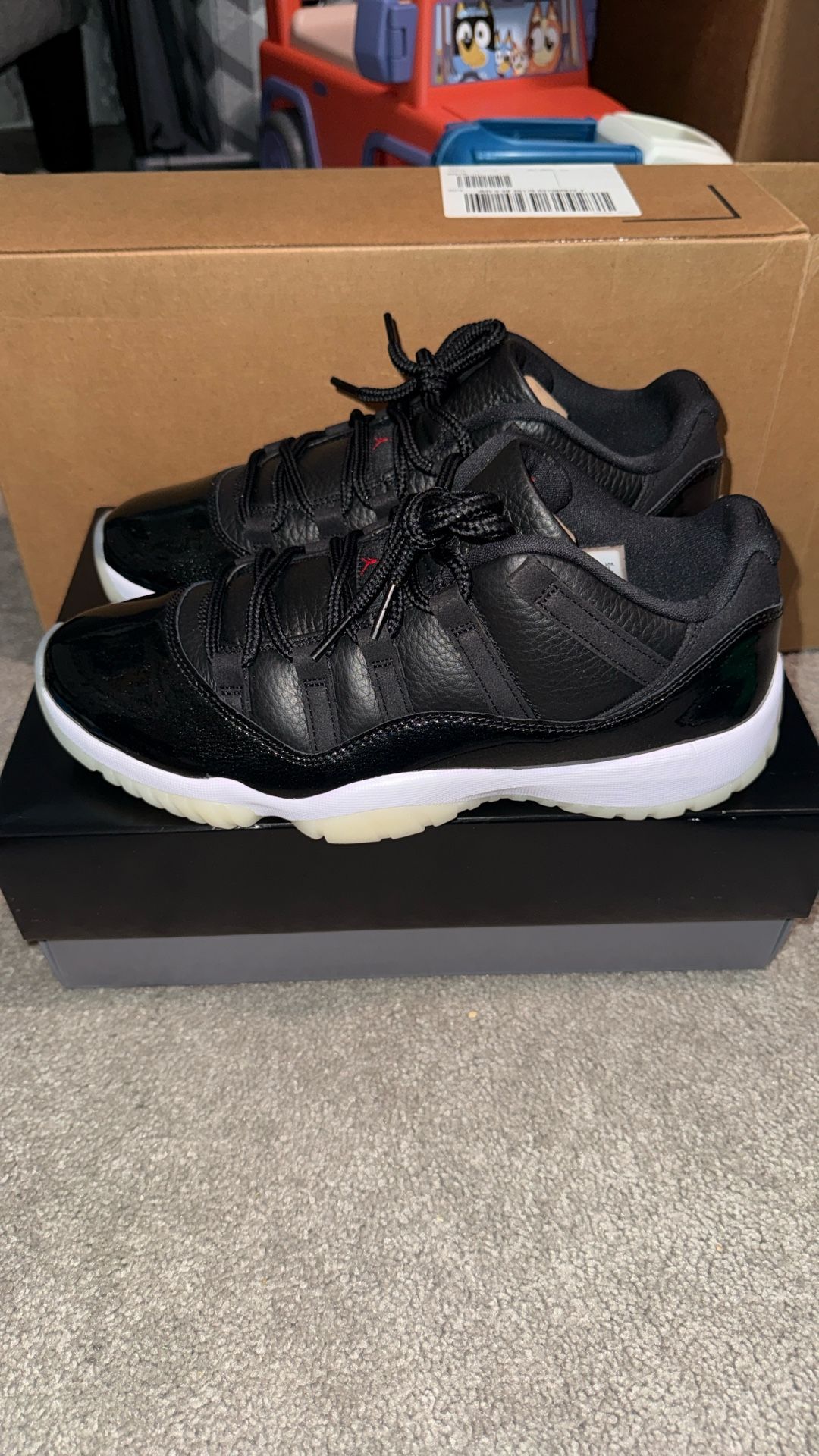 Air Jordan 11 Retro Black Gym Red 72-10 Sz 10