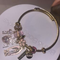 Charm bracelet