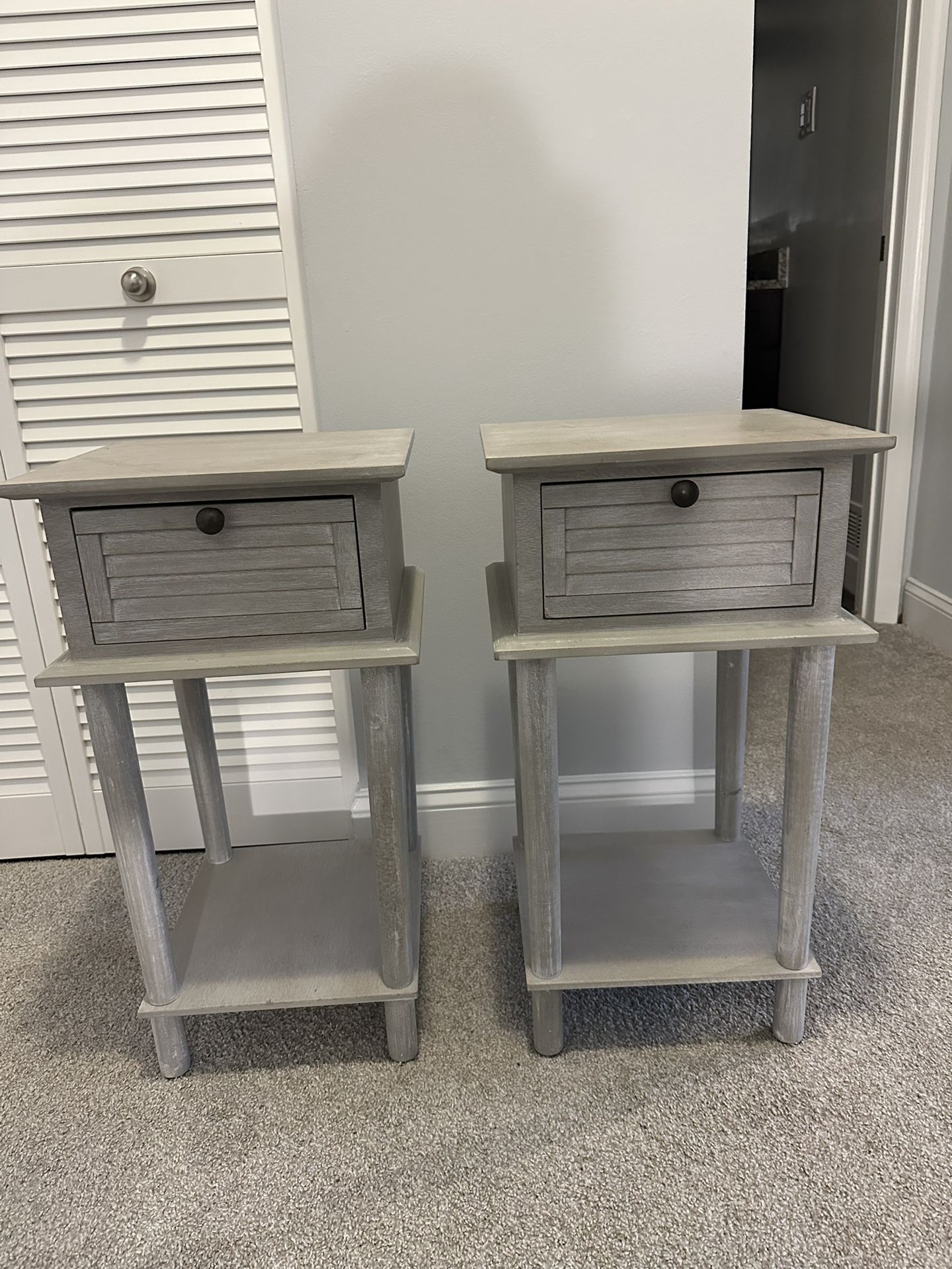 Night Stands / Side Tables 