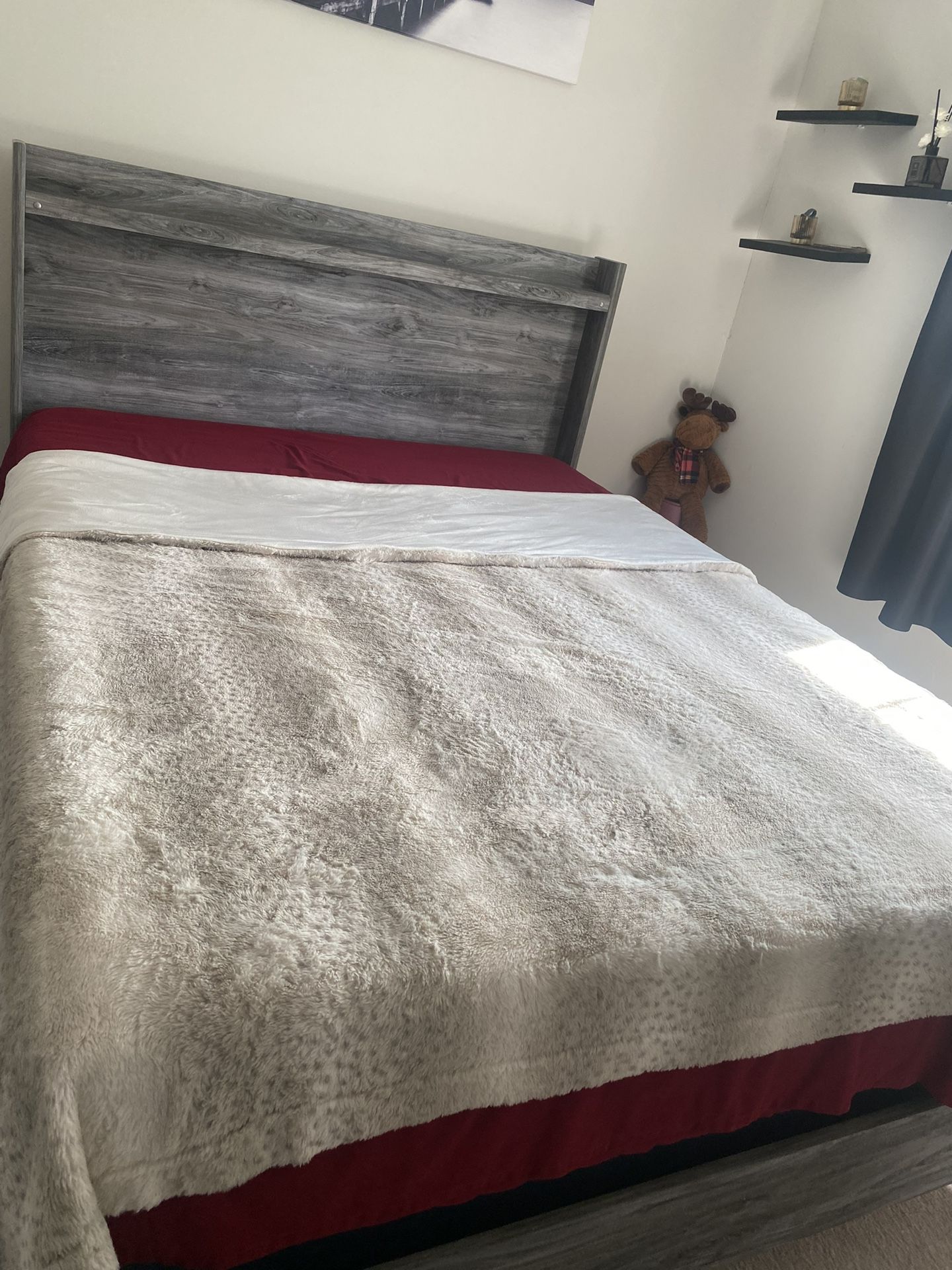 Ashley Furniture Home store Bed And Dresser