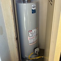 50 Gallon Water Heater (new)