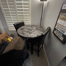 Marble Like - Bistro  Style Table & Fux Leather Chairs