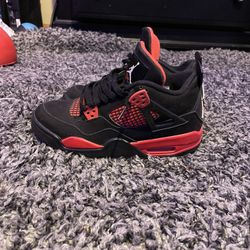 Jordan 4 Red Thunders Size 6