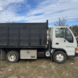 2004 Isuzu NPR - Dump Body