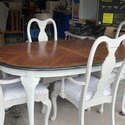 For Sale Oval Dining Table And 4recently Recovered Chairs