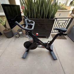 Peleton Bike