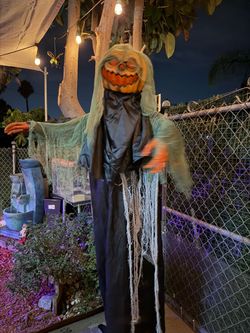 Halloween animatronics( Brand new in box)