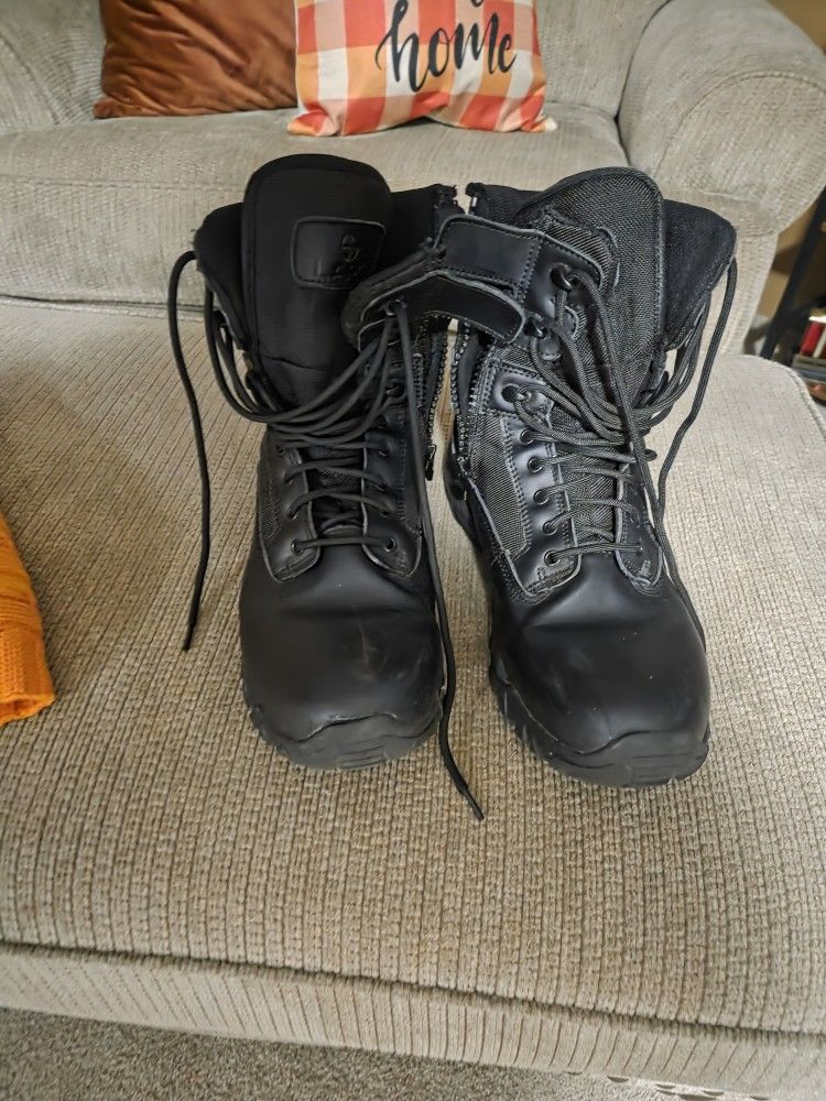 WORK BOOTS