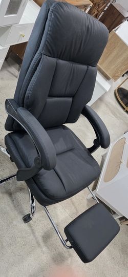 New Executive Office Chair Gaming Chair With Foot Rest Reclines 160 degrees 