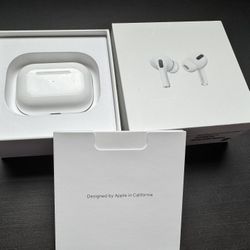 AirPods Pro With Wireless Charging Case