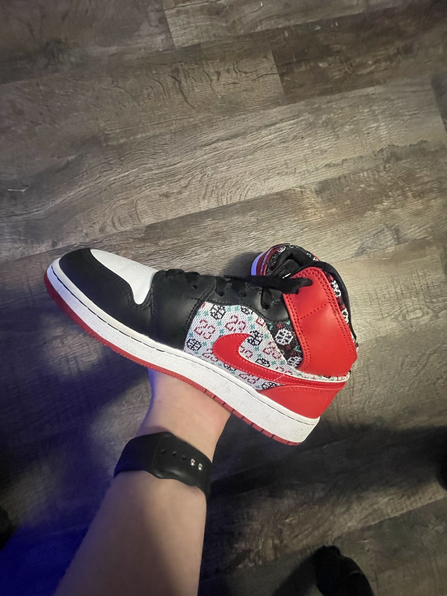 Air Jordan 1 “Ugly Sweater” Size 7y NO BOX!