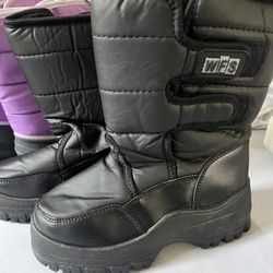 Snow Boots Size 3 Y