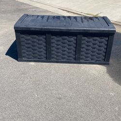 Nice Patio Storage Bin 5’x3’ Free