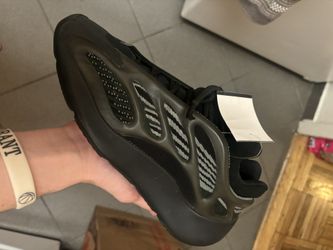 Yeezy 700 Size 10 Good Conditon