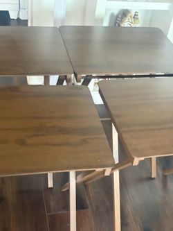 Set of court tv trays with stand