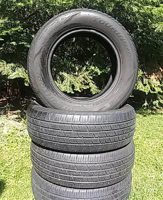 Set of 4 Dean tires road control 215/65R 16 for Sale in Chehalis, WA