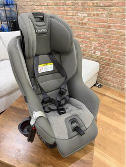 Nuna Convertible Car Seat – Like New – $250