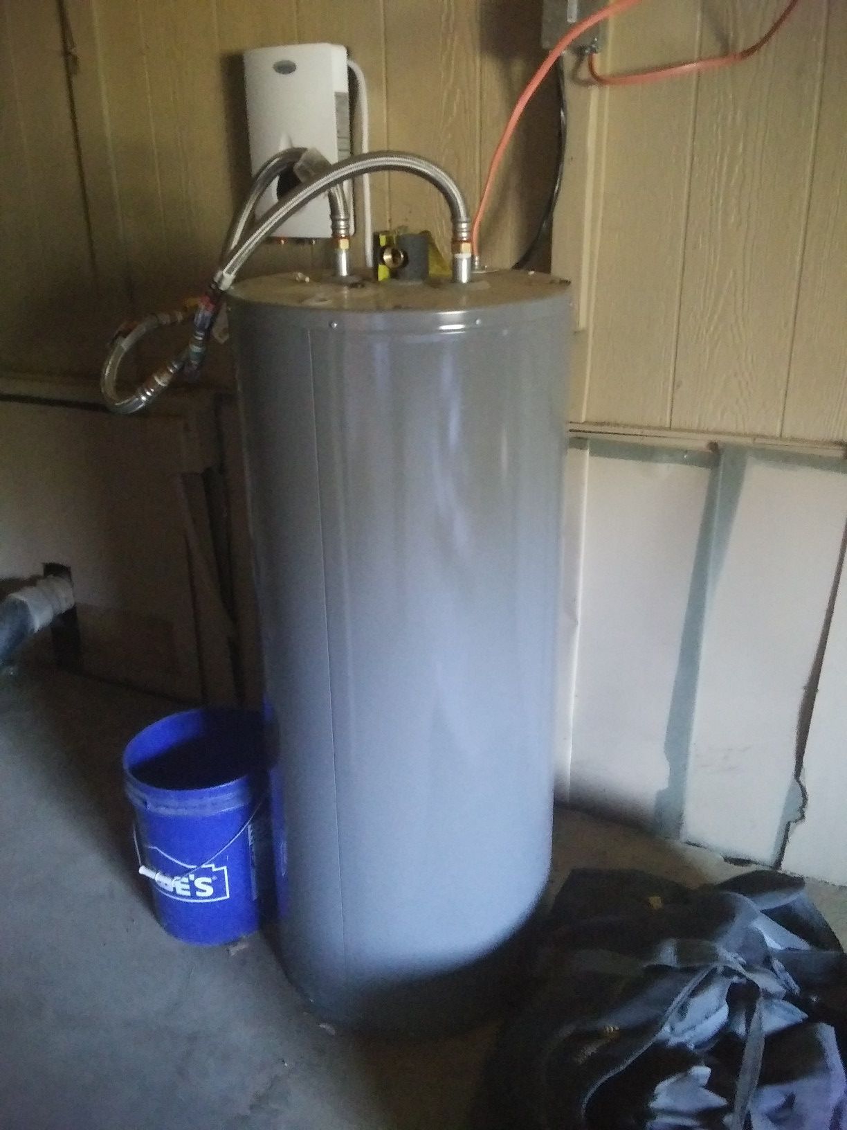 40 gallon hot water heater barely used