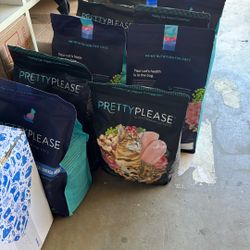 9 Bags Cat Food And 4 Box Cat Litter For 100 Flat 