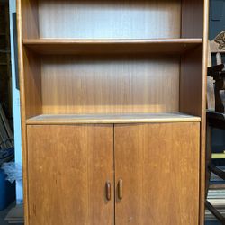 Bookcase/cabinet - Cherry Veneer