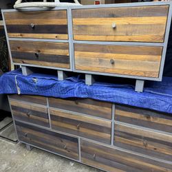 Queen Modern Bedroom Set w/ 2 Night Stands, Dresser & Mirror 