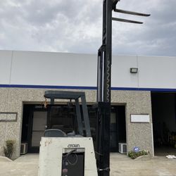 Crown RC3000 Electric Forklift 3000 LB CAP
