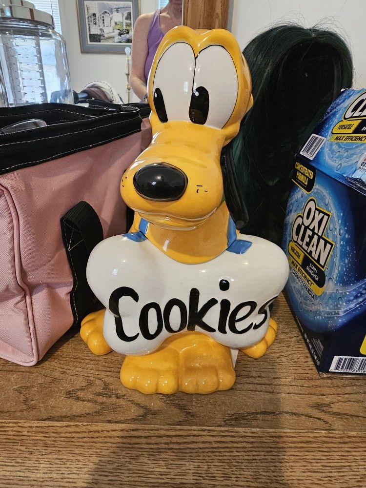 Pluto Cookie Holder