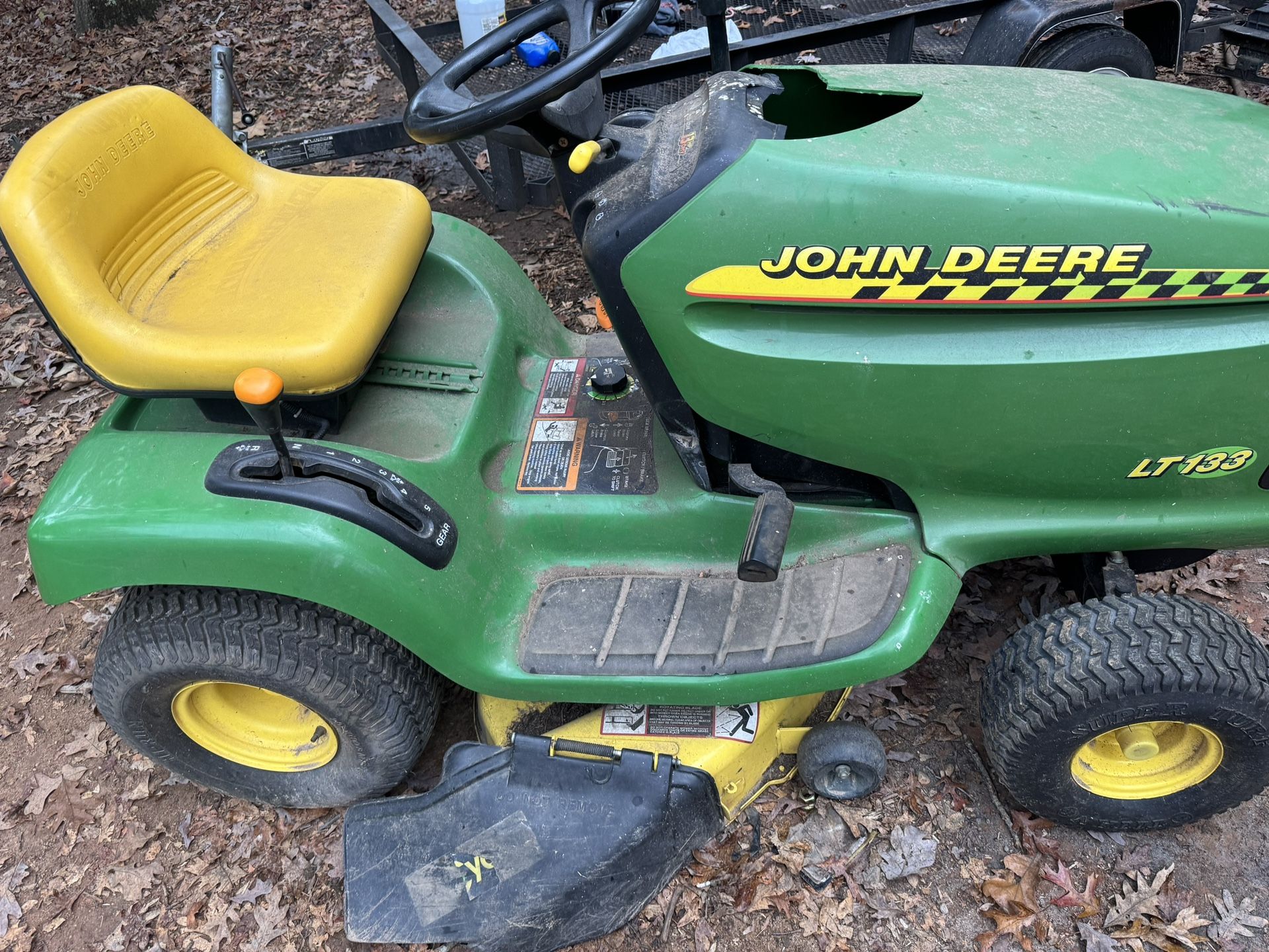 John Deere lt133 for parts or fix