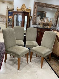 Set of 4 Mitchell Gold by Restoration Hardware Dining Chairs🌷$60 Each
