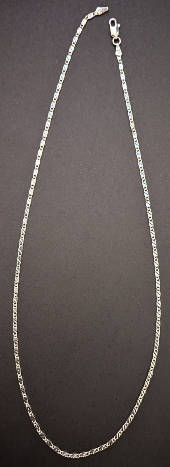 Sterling Silver Flat Clavide Chain.