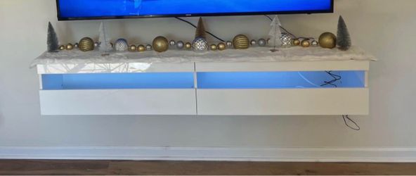 Floating tv console