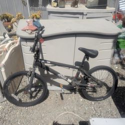  MONGOOSE BRAWLER  BMX BIKE 
