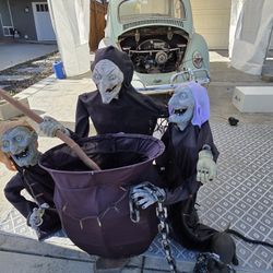 Vuntage Couldron Witches