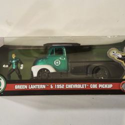 JADA 1:32 SCALE  METAL DIECAST.  DC. GREEN LANTERN.  1952 CHEVROLET C.O.E PICKUP WITH GREEN LANTERN METAL DIECAST FIGURE. 