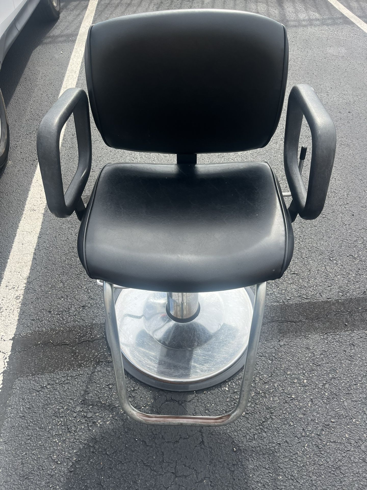 Black and silver hair salon/barber chairs by Dollins . Good condition . 70 per chair. Best Offer. Framingham . Cash only / pick only.