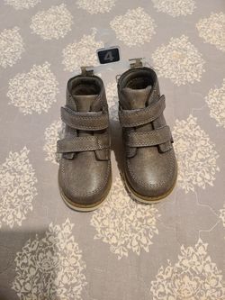 Baby boots size 4