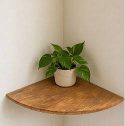 Corner shelf