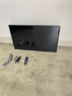 TCL 32" LED HDTV w/ Remote & Stands - Tested and Working