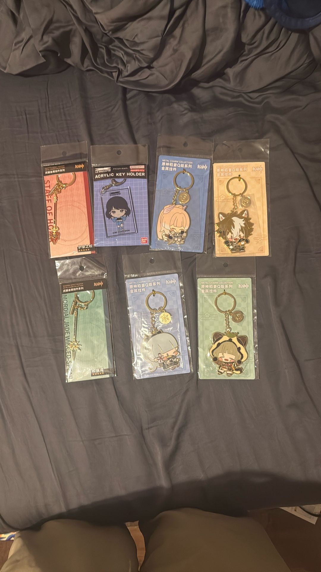genshin impact and kim chaewon pendent keychains