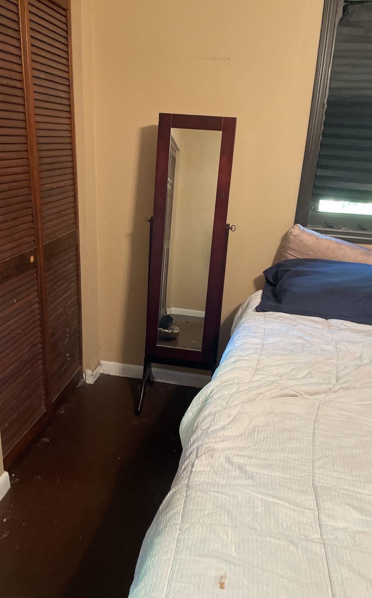 Jewelry Cabinet With Mirror
