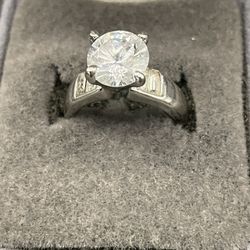 Silver Tone Ring w/ Round Clear Stone & Baguette Accents – Size 5.5 Elegant